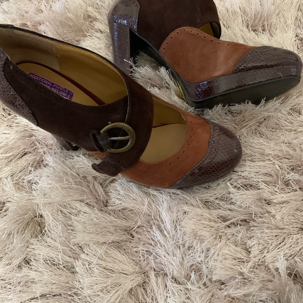 High heels shoes